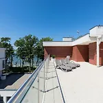 Klifowa Z Widokiem Na Morze I Basenem Apartament Rewal