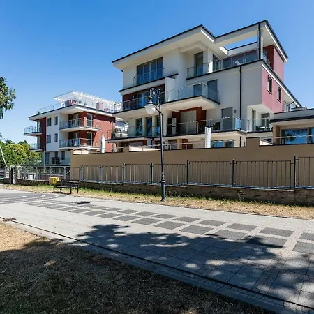 Klifowa Z Widokiem Na Morze I Basenem דירה *