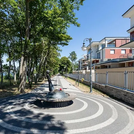 Apartment Klifowa Z Widokiem Na Morze I Basenem Rewal