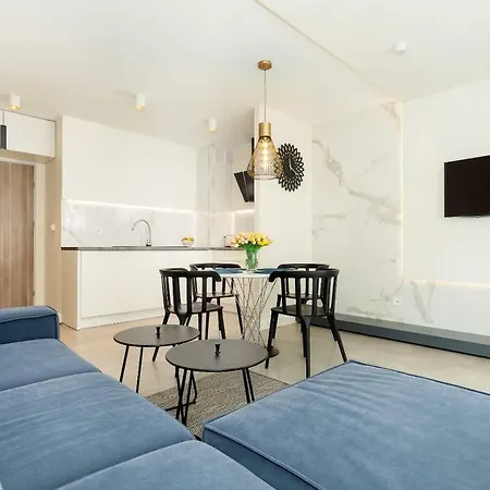 Klifowa Z Widokiem Na Morze I Basenem