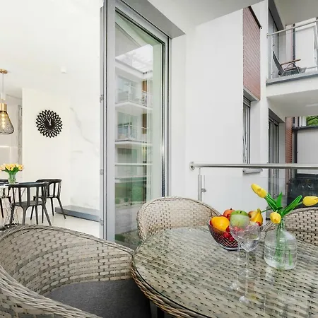 Klifowa Z Widokiem Na Morze I Basenem