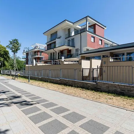 Klifowa Z Widokiem Na Morze I Basenem דירה *