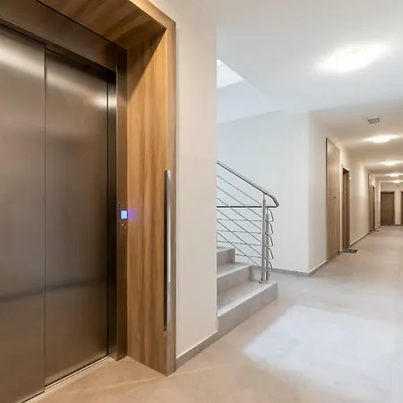 Klifowa Z Widokiem Na Morze I Basenem