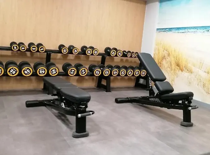 Klifowa Z Widokiem Na Morze I Basenem דירה