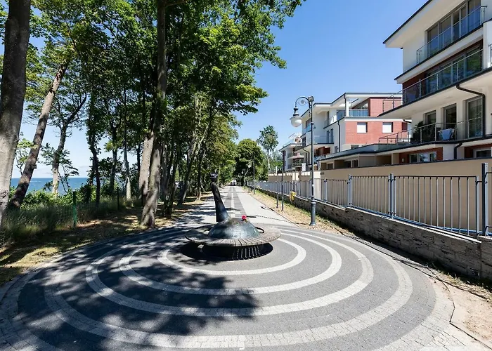 Apartment Klifowa Z Widokiem Na Morze I Basenem Rewal